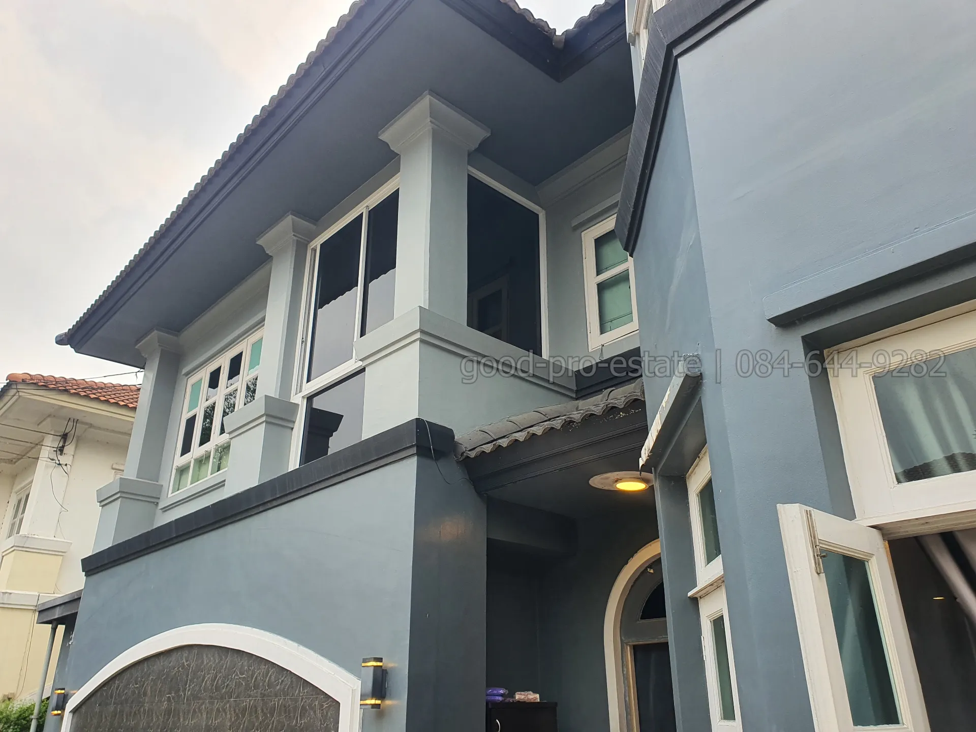 บ้านเดี่ยวสไตล์ยุโรป ฟีลรีสอร์ท ใจกลางธัญบุรี 4 ห้องนอน มีห้องทำงาน เดินทางง่าย ใกล้ห้างใหญ่และทางด่วน เข้าอยู่ได้ทันที พร้อมเฟอร์ครบ! - รูป 2